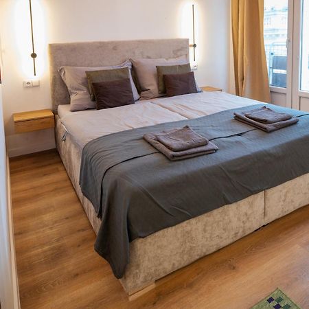 Modern Apartment In Historic City Center Old Town Братислава Экстерьер фото
